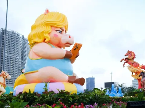 Linh vật ngựa mặt quạu là 'idol' thú vị hay tác phẩm lỗi?