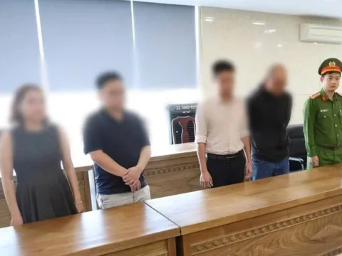 Mua bán trái phép hóa đơn, 3 giám đốc và một công chức thuế bị khởi tố