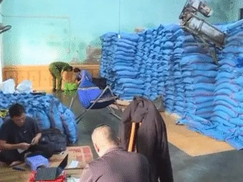 Toàn cảnh khám xét công ty sản xuất hơn 1.700 tấn muối i-ốt giả