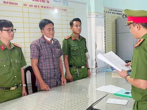 Người đàn ông bị khởi tố vì vay tiền nhưng không trả