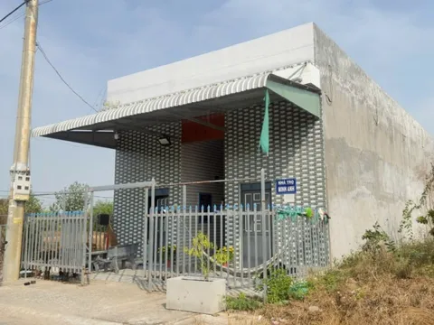 Thiếu nữ dùng kéo sát hại bạn trai trong nhà trọ