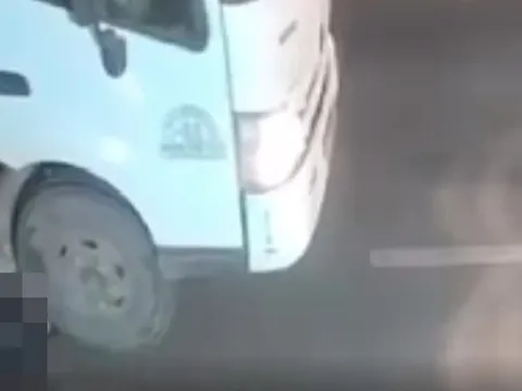 Xe tải cán qua đầu nạn nhân sau va chạm