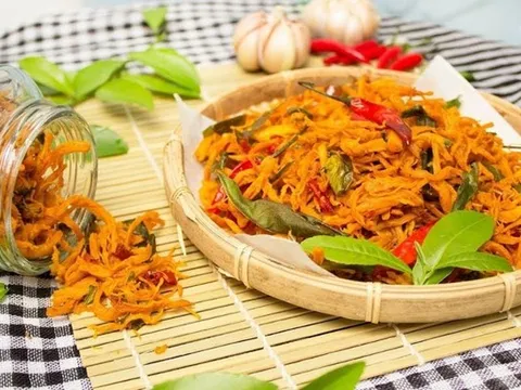 Mẹo hay làm khô gà xé cay đậm vị đón Tết, đã ăn là không thể ngừng