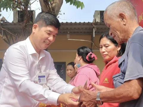 Sẻ chia ấm áp, chăm lo Tết tại xã Củ Chi, Bình Lợi, Bình Chánh