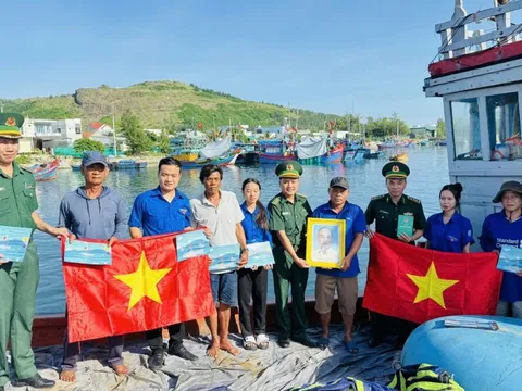 Lính biên phòng canh giữ mùa xuân trên đảo Lý Sơn