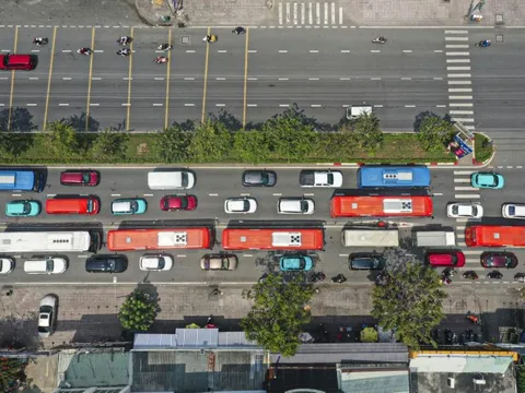 Khác dự đoán, sau ngày làm việc cuối, cửa ngõ TP.HCM 'dễ thở'