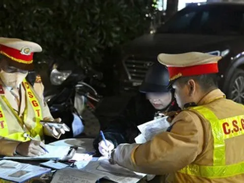 Hà Nội ra quân kiểm tra nồng độ cồn, xử phạt 85 tài xế