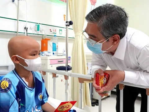 Phó bí thư Thành ủy Nguyễn Phước Lộc thăm, chúc Tết Bệnh viện Truyền máu Huyết học TP.HCM