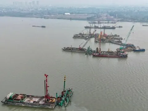 Sức ép tiến độ, công trường cầu Trần Hưng Đạo 16.000 tỷ thi công 3 ca xuyên Tết