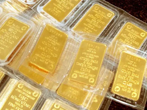 29 Tết, giá vàng thế giới biến động mạnh, trong nước giảm 500.000 đồng/lượng