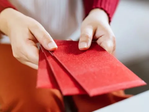 Nỗi ám ảnh 'đi làm thành phố về chắc lì xì nhiều lắm ha'