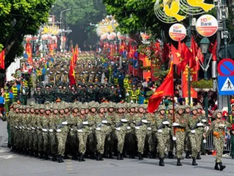 Những ngày quân đi trong tiếng dân reo