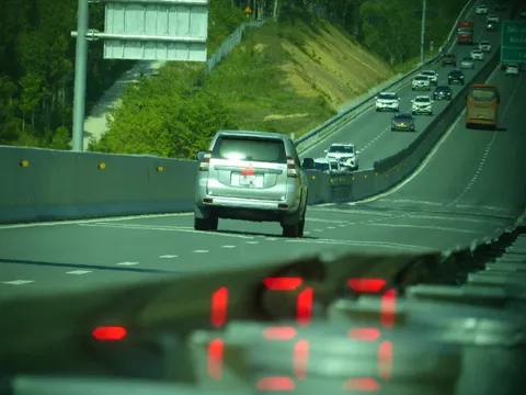 Hàng chục ô tô, xe khách vi phạm tốc độ trên cao tốc từ TP.HCM đến Khánh Hòa