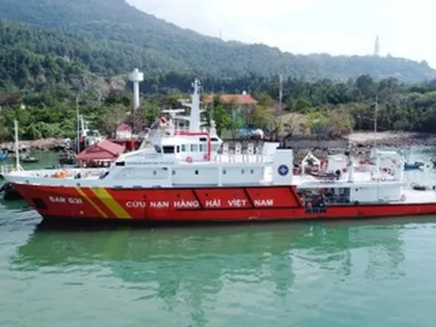 Cận cảnh 'siêu tàu' SAR 631 bảo vệ ngư dân giữa biển khơi