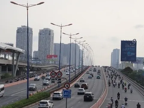 Hình ảnh bất ngờ đầu năm ở cửa ngõ TPHCM