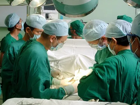 Tiếp thêm sức cho thầy thuốc để giữ vững 'kỳ tích' y tế Việt Nam