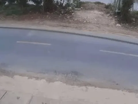 Ô tô lấn làn húc văng xe máy, hiệu trưởng tử vong