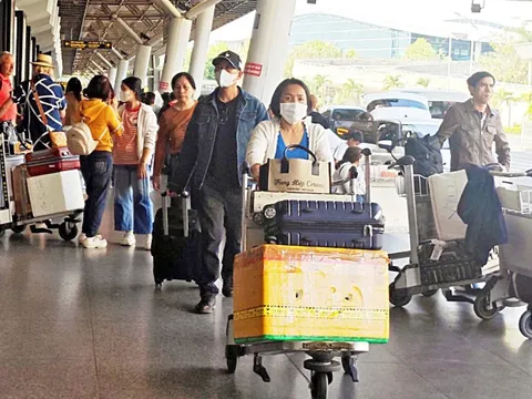 Vé máy bay vào TP.HCM tiếp tục khan hiếm