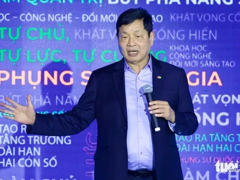 Vì sao khối ngoại đột ngột bán ròng 2.589 tỉ đồng cổ phiếu FPT chỉ sau 2 phiên?