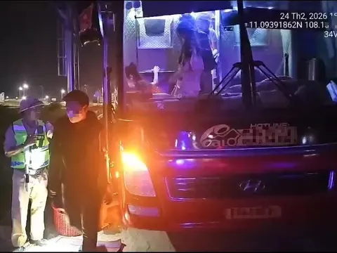 Xe khách chở quá 17 người trên cao tốc Vĩnh Hảo - Phan Thiết bị xử phạt 127 triệu đồng