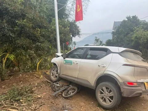 Ô tô chạy lấn làn tông thầy hiệu trưởng đi xe máy tử vong