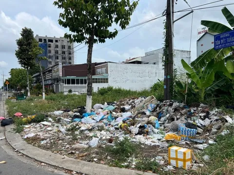 Đổ trộm rác thải ở khu lấn biển Rạch Giá