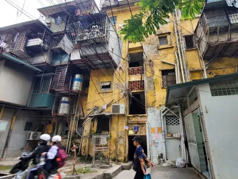 Khu tập thể cũ Hà Nội - giấc mơ thời nghèo khó - Kỳ 6: 'Chuồng cọp' treo cao cao ở các khu tập thể