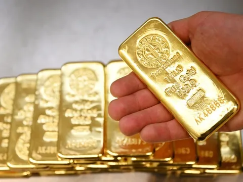 Giá vàng, dầu tăng mạnh, liệu mốc giá vàng 6.000 USD có bị phá vỡ?