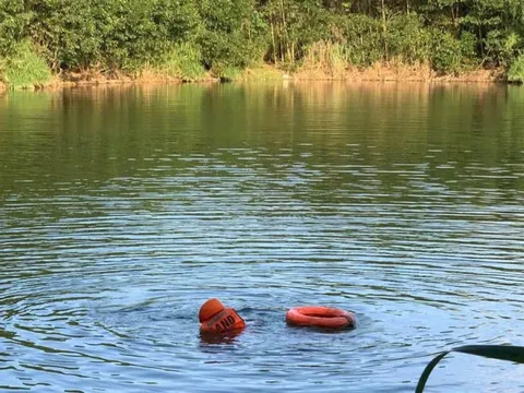 Đi câu cá, 2 học sinh tiểu học chết đuối thương tâm