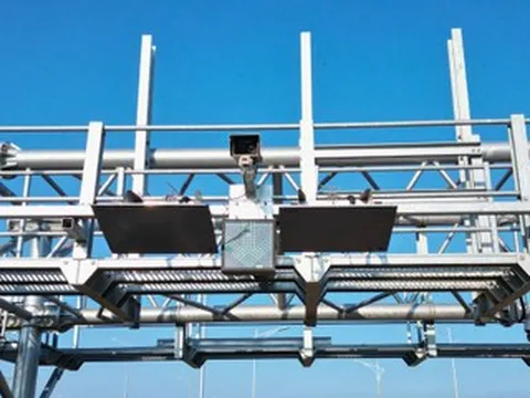 Cận cảnh 'mắt thần' hỗ trợ thu phí không dừng trên cao tốc Phan Thiết - Dầu Giây