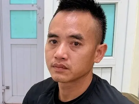 Tạm giữ hình sự tài xế bán tải cố tình chèn ngã 3 người đi xe máy