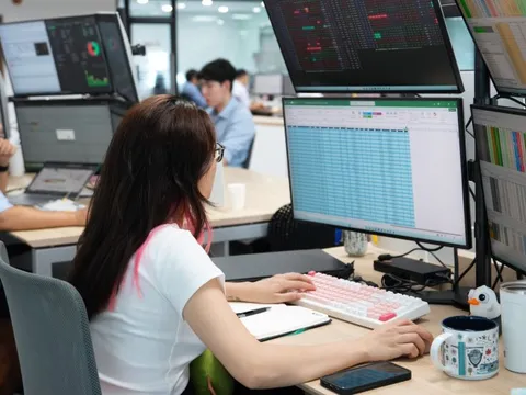 Cổ phiếu ngân hàng suy yếu giữa cơn sóng dầu khí