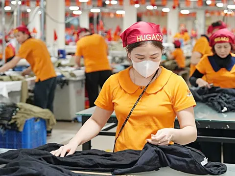 Xuất khẩu xoay xở với giá dầu tăng