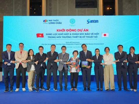 Long Châu và Santen 'trình làng' bộ câu hỏi tầm soát khô mắt