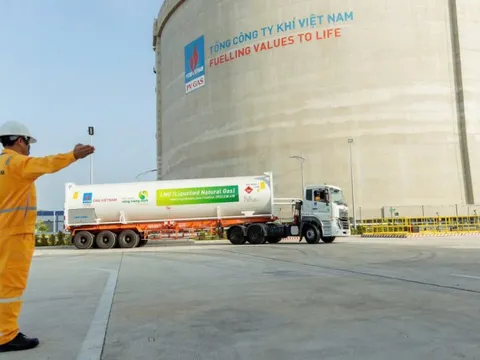 Chủ động ứng phó nỗi lo thiếu xăng: Người dân tiết kiệm, doanh nghiệp nâng văn hóa kinh doanh