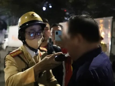 Kết quả kiểm tra nồng độ cồn tài xế ô tô tông loạt xe ở Hà Nội