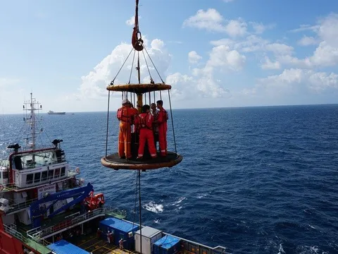 Chính phủ: Yêu cầu ưu tiên bán dầu thô cho nội địa, giá xăng dầu tăng 7% là xem xét điều chỉnh