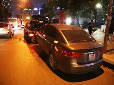 Tài xế vi phạm nồng độ cồn, 3 ô tô bị CSGT Hà Nội niêm phong trong đêm