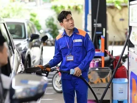 Đề xuất giảm thuế nhập xăng dầu về 0% do căng thẳng Trung Đông