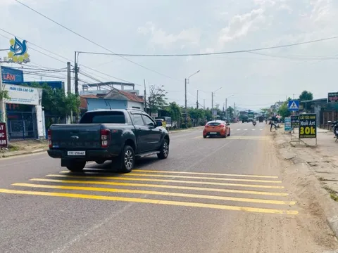 Bỏ biển báo tốc độ gây bức xúc trên Quốc lộ 19