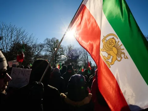 Lịch sử thăng trầm của Iran hiện đại - Kỳ cuối: Cuộc chiến quanh lá quốc kỳ