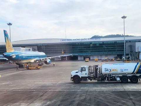 Hàng không Việt Nam họp bàn ứng phó với khủng hoảng nhiên liệu bay