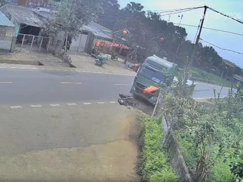 Xe đầu kéo đi lấn làn, tông tử vong người đi xe máy