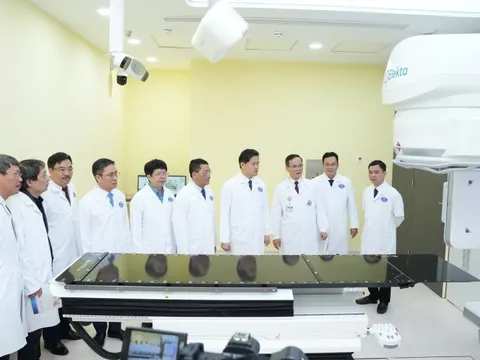 Bệnh viện K vận hành máy xạ trị hiện đại, rút ngắn thời gian điều trị còn 2 - 3 phút