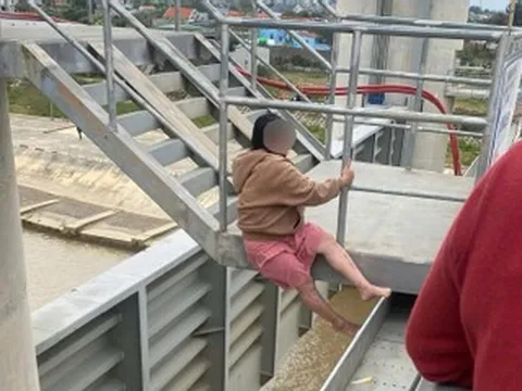 Kịp thời giải cứu thai phụ định nhảy cầu tự tử ở Thanh Hóa