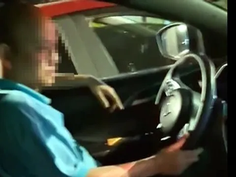 Vi phạm nồng độ cồn, tài xế gây va chạm rồi tìm cách bỏ chạy ở Hà Nội