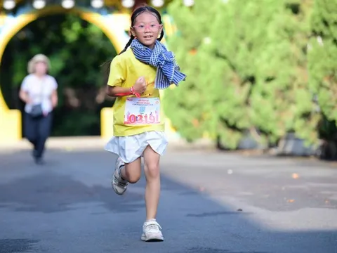 Trẻ từ 6-17 tuổi cần 60 phút vận động mỗi ngày, học sinh bận học đáp ứng thế nào?