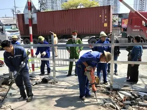 'Phản ứng nhanh' sau tai nạn chết người tại lối đi tự mở qua đường sắt ở Hà Nội