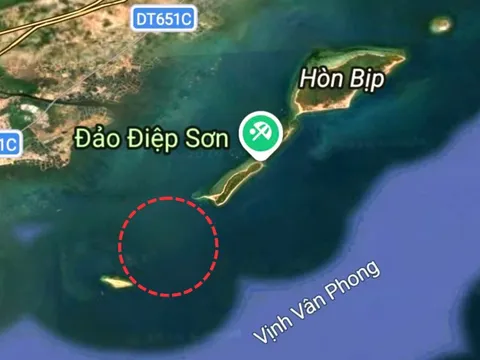 Tìm kiếm người đàn ông mất tích trên vịnh Vân Phong