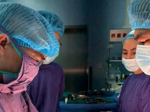 Mắc ung thư tinh hoàn có đồng nghĩa với mất tinh hoàn?